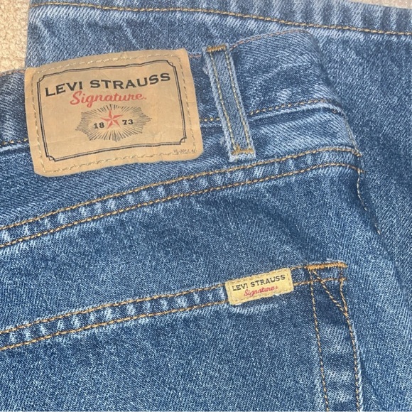 Levi Strauss Signature Relaxed Men’s Denim Jeans Size 42x30 Medium Wash - Picture 3 of 4